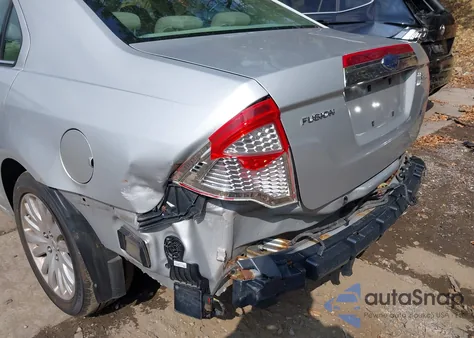 2010 Ford Fusion Hybrid z USA, uszkodzony, nr VIN 3FADP0L32AR234232